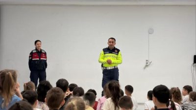 Bilecik’in Bozüyük ilçesinde öğrencilere yönelik trafik kuralları ve güvenlik konularında