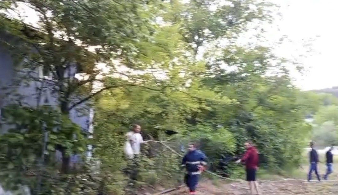 Bolu’da 2 katlı evin çatı katında yangın çıktı Bolu’nun Mudurnu ilçesinde 2 katlı bir evin çatı katında çıkan
