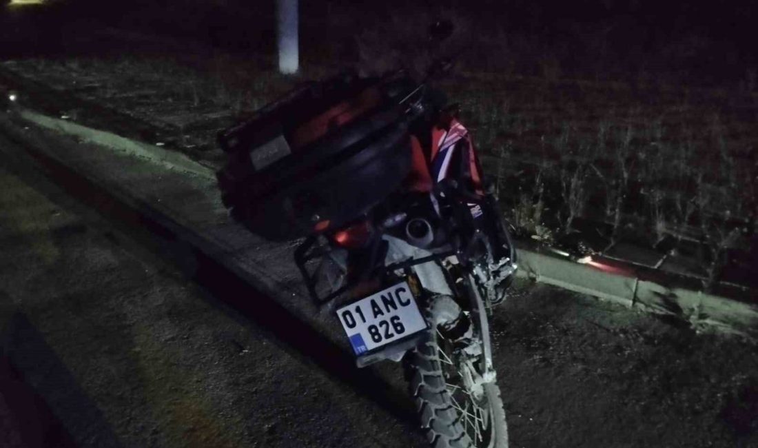 Bolu’da sürücüsünün direksiyon hakimiyetini kaybettiği motosikletin kaldırım taşına çarpıp metrelerce