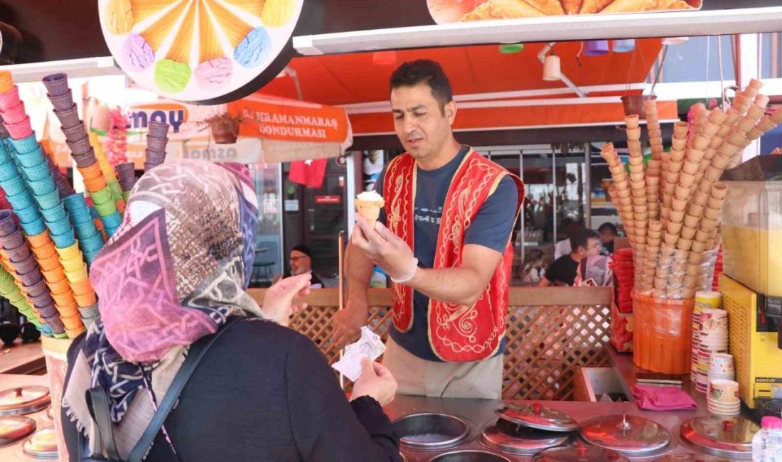 Bolu’da hava sıcaklıklarının aniden yükselmesiyle sıcak havadan bunalan vatandaşlar, dondurmacılara