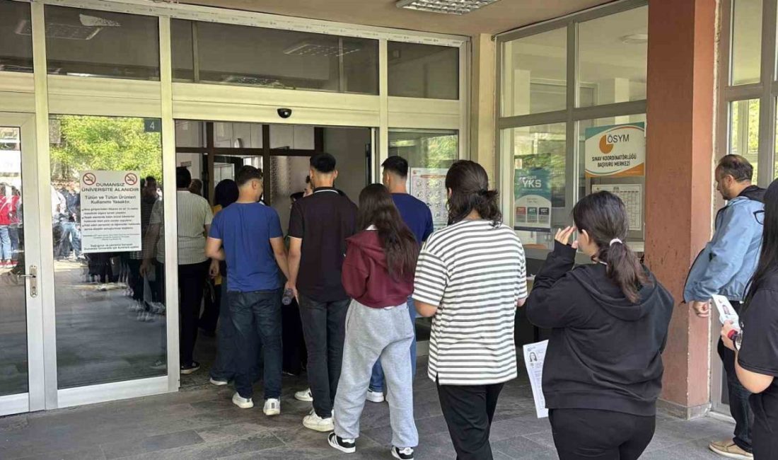 Bolu’da YKS’ye giren bir öğrenci: “Türkiye maçını izledik bütün moralimizi bozdular” Bolu’da binlerce üniversite adayı Yükseköğretim Kurumları Sınavı (YKS) için ter
