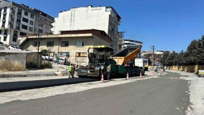Kocaeli Büyükşehir Belediyesi, Çayırova Uğur Mumcu Caddesi’nde üstyapı yenileme çalışması
