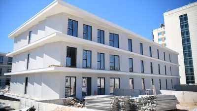 Çayırova’da 21 bin metrekarelik alanda inşası sürdürülen Spor Lisesi projesinde