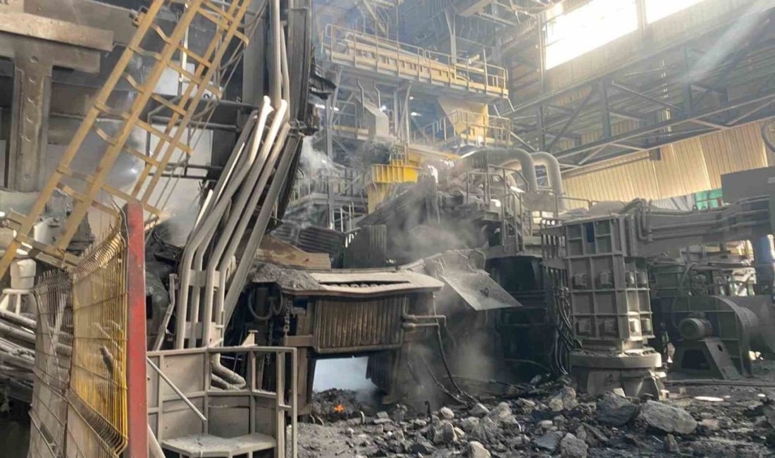 Bilecik’in Osmaneli ilçesinde bulunan bir demir çelik fabrikasında ark ocağının