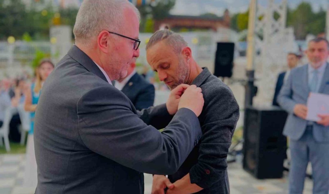 Cumhuriyet Halk Partisi (CHP) Bilecik Milletvekili Yaşar Tüzün’ün yeğeni ile