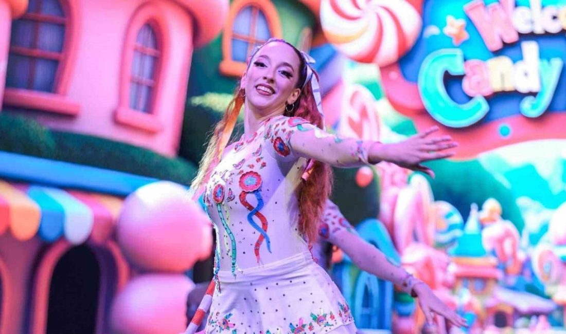 Kocaeli Büyükşehir Belediyesi tarafından düzenlenen Karneval Çocuk Şenliği’nde çocuklar, karne
