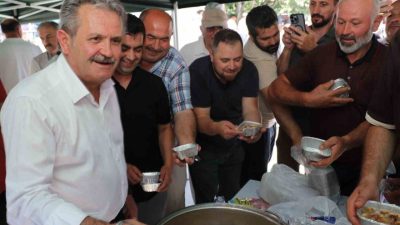 DÜZCE(İHA) – Düzce’nin Cumayeri ilçesi Belediye Başkanı Mustafa Koloğlu ve