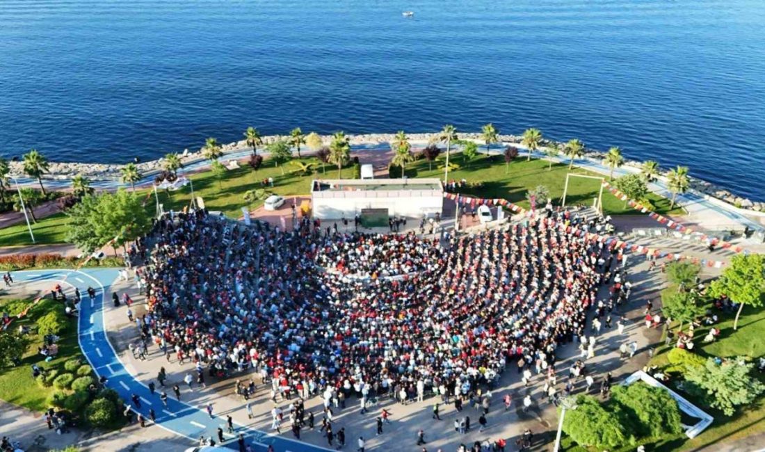 Darıca’da milli heyecan için 3 dev ekran kurulacak Darıca’da A Milli Futbol Takımı’nın kritik karşılaşması için Dudayev Sahili