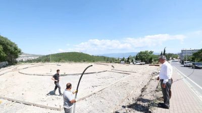 Dilovası’nda 2 dönümlük park ve mesire alanında yenileme çalışması başlatıldı.
