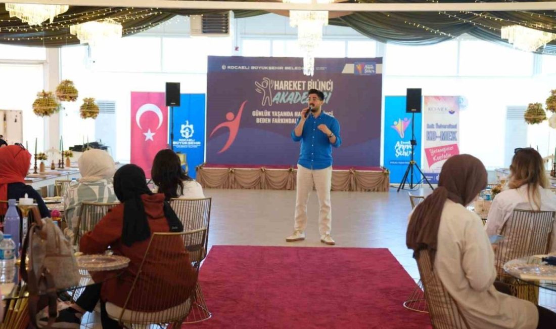Kocaeli’de kadınlara yönelik düzenlenen seminerde, günlük yaşamda hareket bilinci, beden