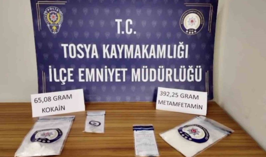 Kastamonu’nun Tosya ilçesinde polis ekiplerince durdurulan bir araçta yapılan aramada