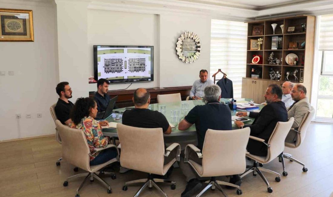 Düzce’nin gelecek vizyonunu şekillendirecek projeler masaya yatırıldı Düzce Belediye Başkanı Dr. Faruk Özlü başkanlığında gerçekleştirilen toplantıda, kentin