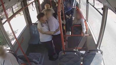 Sakarya’da belediye otobüsünde seyir halindeyken fenalaşan yolcu için şoför ve