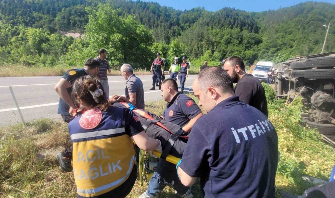 Freni boşalan kamyon devrildi, ekipler sürücüyü kurtarmak için zamanla yarıştı Kastamonu’nun İnebolu ilçesinde freni boşalması neticesinde devrilen kamyonun sürücüsü araçta