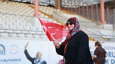 Gebzeli kadınlar, düzenlenen “Adım At, Havan Değişsin” etkinliğinde bir araya