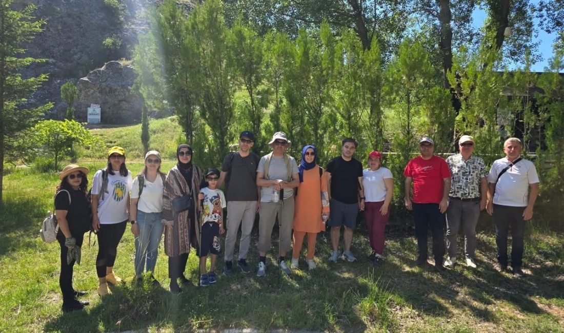 Bilecik’in Yenipazar ilçesinde bulunan Harmankaya Kanyonu’nda doğa ve sanat buluşması
