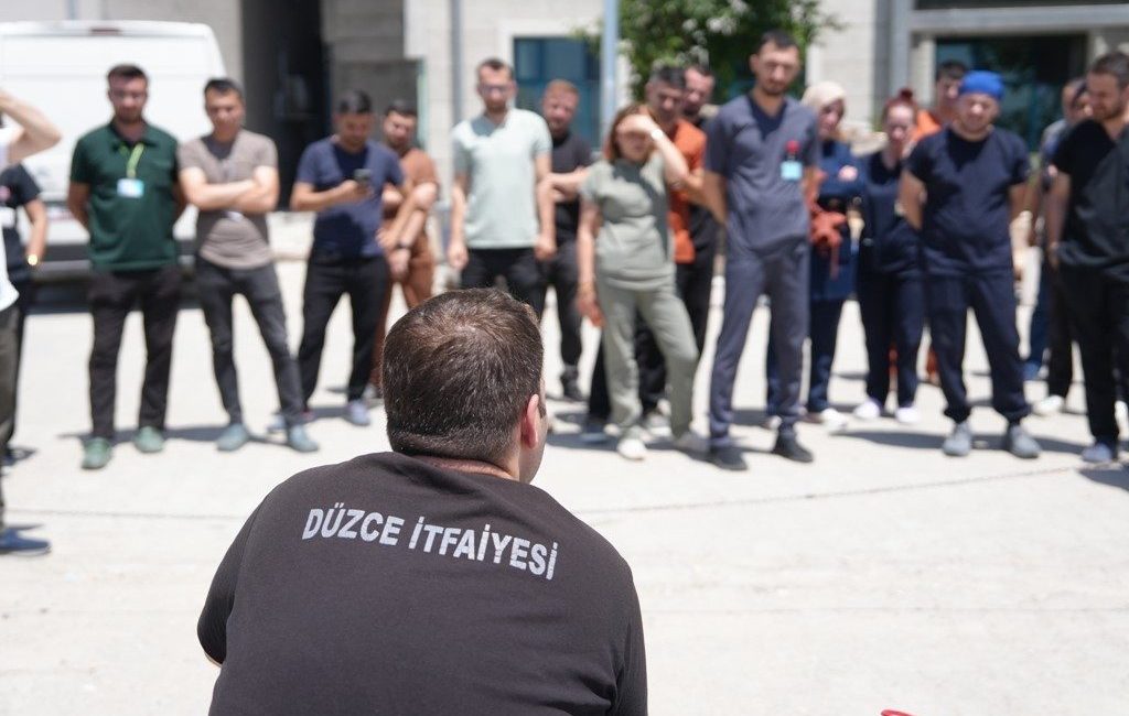 Hastanede yangın eğitimi Düzce Belediyesi İtfaiye Müdürlüğü, Düzce Üniversitesi Tıp Fakültesi Hastanesi Sağlık