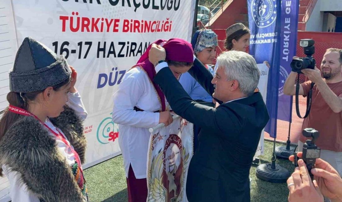 Düzce’nin Akçakoca ilçesinde düzenlenen Okul Sporları Geleneksel Türk Okçuluğu Türkiye
