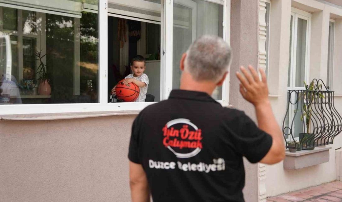Düzce Belediyesi Temizlik İşleri Müdürlüğü ekipleri, her gün büyük bir