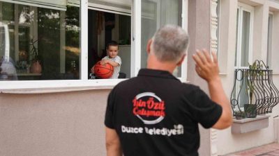 Düzce Belediyesi Temizlik İşleri Müdürlüğü ekipleri, her gün büyük bir