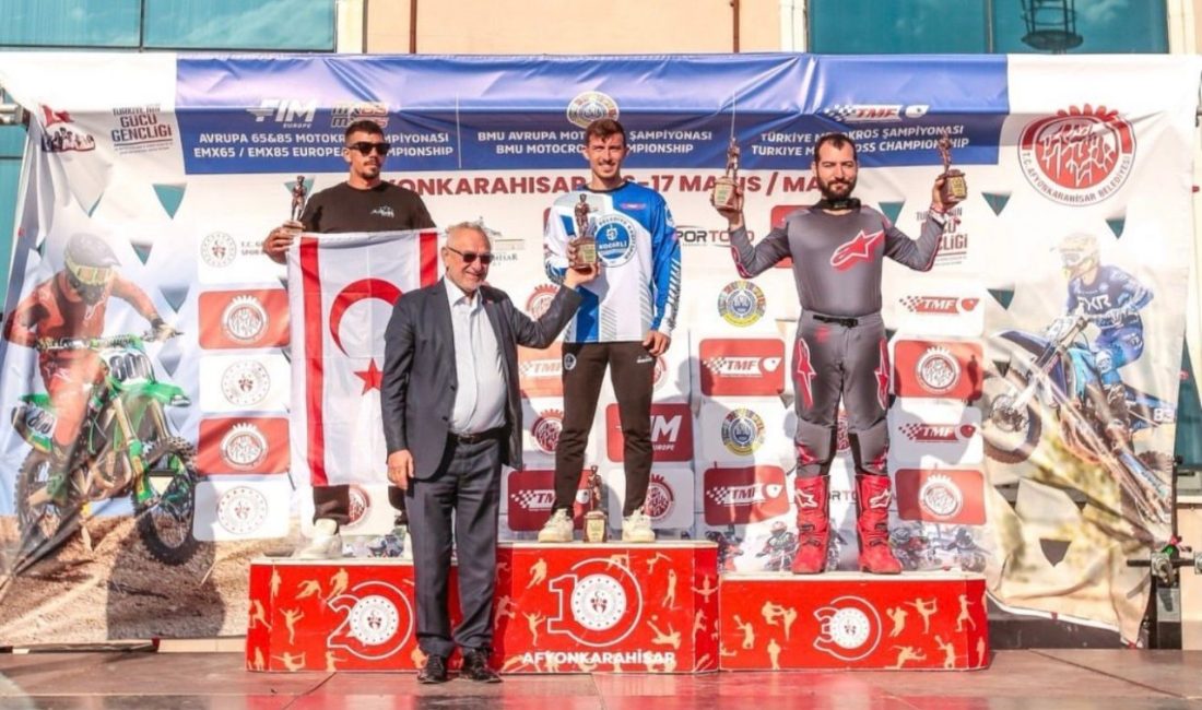 Kocaeli Büyükşehir Belediyesi Kağıtspor Kulübünün sporcuları, geride kalan hafta katıldıkları