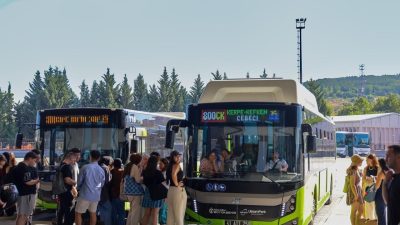 Kocaeli Büyükşehir Belediyesi, yaz sezonunun gelmesiyle birlikte vatandaşların Kandıra’nın mavi