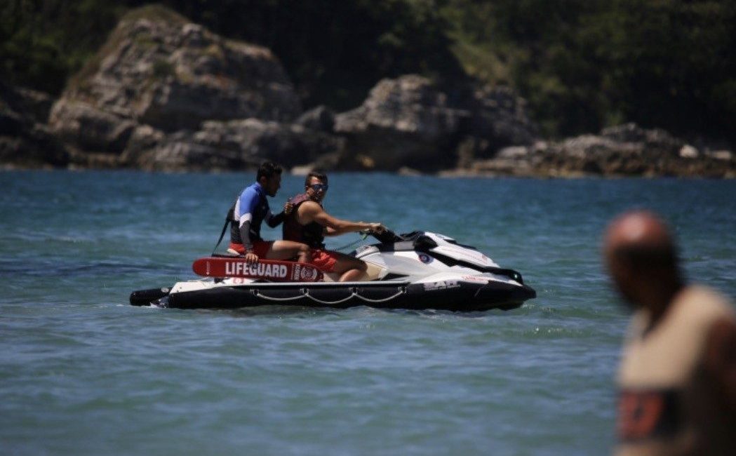 Kandıra’da olumsuz hava ve deniz şartları nedeniyle tüm plajlarda denize
