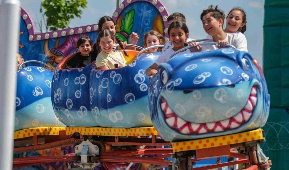 Karneval Çocuk Şenliği on binleri buluşturdu Kocaeli’de düzenlenen Karneval Çocuk Şenliği kapsamında ücretsiz hizmet veren akvaryum