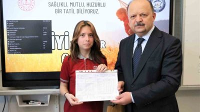 Kastamonu’da il genelinde 52 bin 407 öğrenci karnelerini alarak yaz