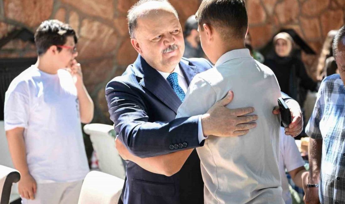 Kastamonu’da 30 Haziran Koruyucu Aile Günü dolayısıyla bir program düzenlendi.