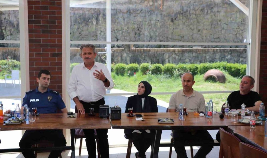 DÜZCE(İHA) – Cumhurbaşkanı Kararnamesi ile Cumayeri ilçesinden, Ağlı ilçesi Kaymakamlığına