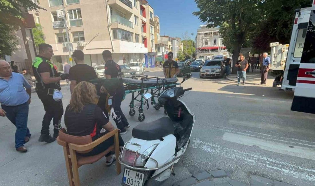 Bilecik’te otomobille çarpışan motosiklette yaralanan kadın yolcunun yardımına çevredeki esnaf