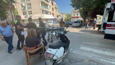 Bilecik’te otomobille çarpışan motosiklette yaralanan kadın yolcunun yardımına çevredeki esnaf
