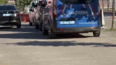Kocaeli’de jandarma ekiplerince rüşvet ve tefecilik iddiasıyla düzenlenen operasyonda 18