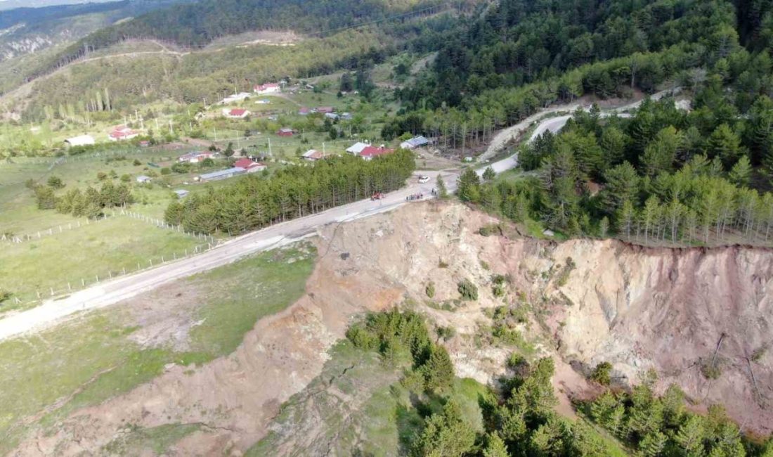 Kastamonu’nun Tosya ilçesinde kömür madeni sahasından kaynaklandığı iddia edilen heyelanlar,