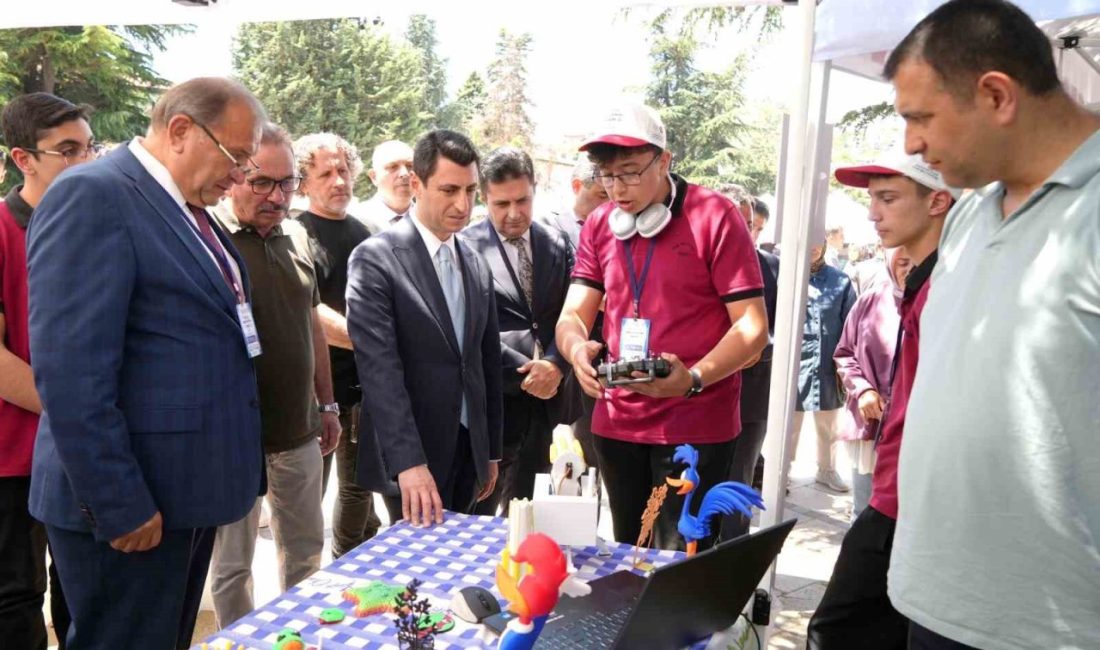 Meslek lisesi öğrencilerinin yaptığı ürünler görücüye çıktı Kastamonu’da mesleki eğitim alan lise öğrencileri tarafından yıl boyunca yapılan