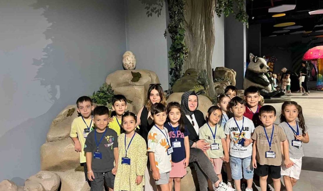 Düzce Belediyesi tarafından Bilim Merkezi’nde düzenlenen Işıklı Masal ve Keşif