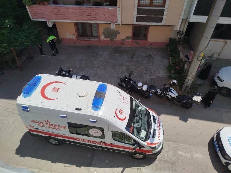 Kocaeli’de misafir olarak bulunduğu evde başından silahla vurulmuş halde bulunan