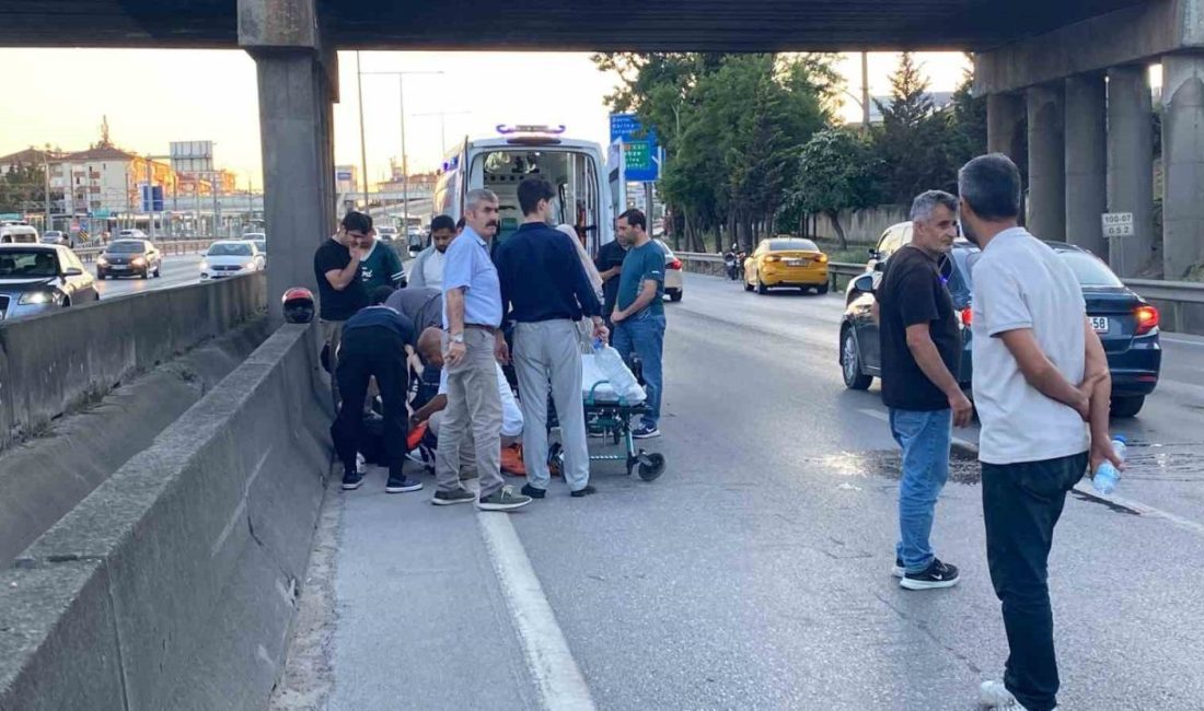 Kocaeli’nin İzmit ilçesinde D-100 karayolunda otomobile arkadan çarpan motosiklet sürücüsü