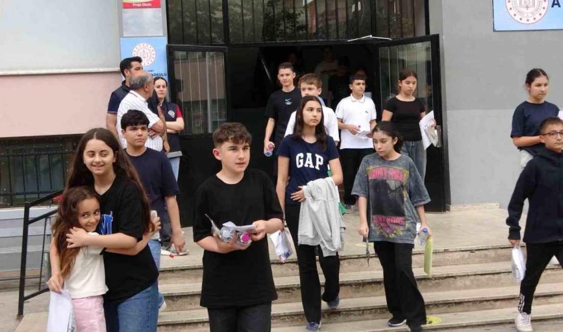 Kocaeli’de başvuru yapan 27 bin 978 öğrencinin katıldığı LGS’de iki