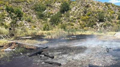 Bilecik’in Osmaneli ilçesinde ormanlık alana düşen yıldırım sonucu yangın çıktı.