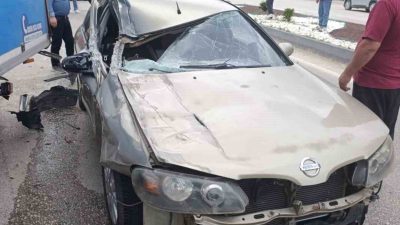 Bilecik’te seyir halindeki otomobilin park halindeki kamyonete çarpması sonucu meydana