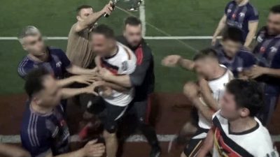 Sakarya’nın Hendek ilçesinde düzenlenen 20. Geleneksel Kaymakamlık Futbol Turnuvası, polisler