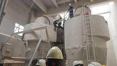 Bilecik’te çimento fabrikasında 3,5 metre yükseklikten kazana düşerek ağır yaralanan