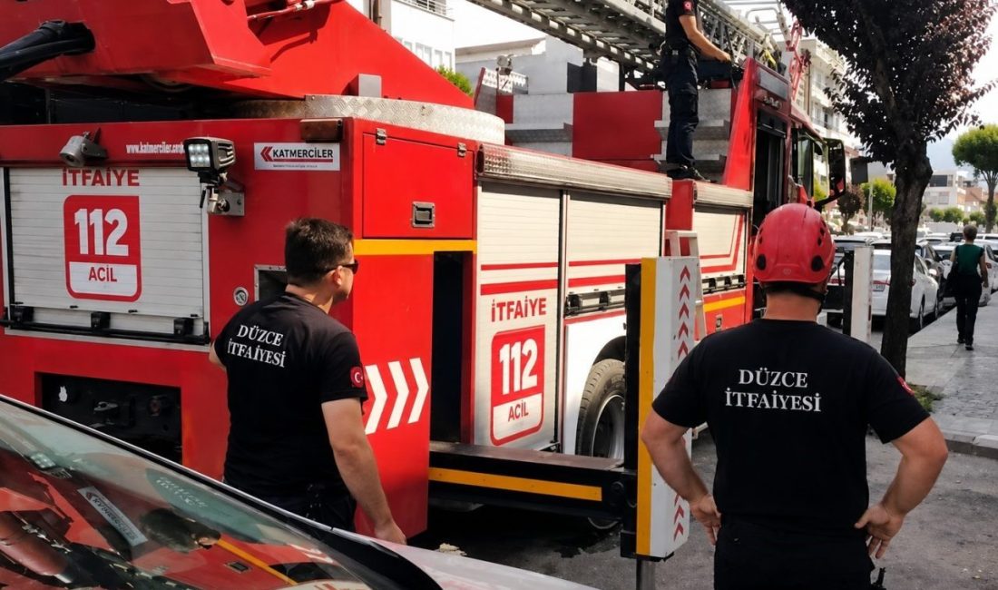 DÜZCE (İHA) – Düzce’de egzoz sesinden korkup binanın üzerine konan