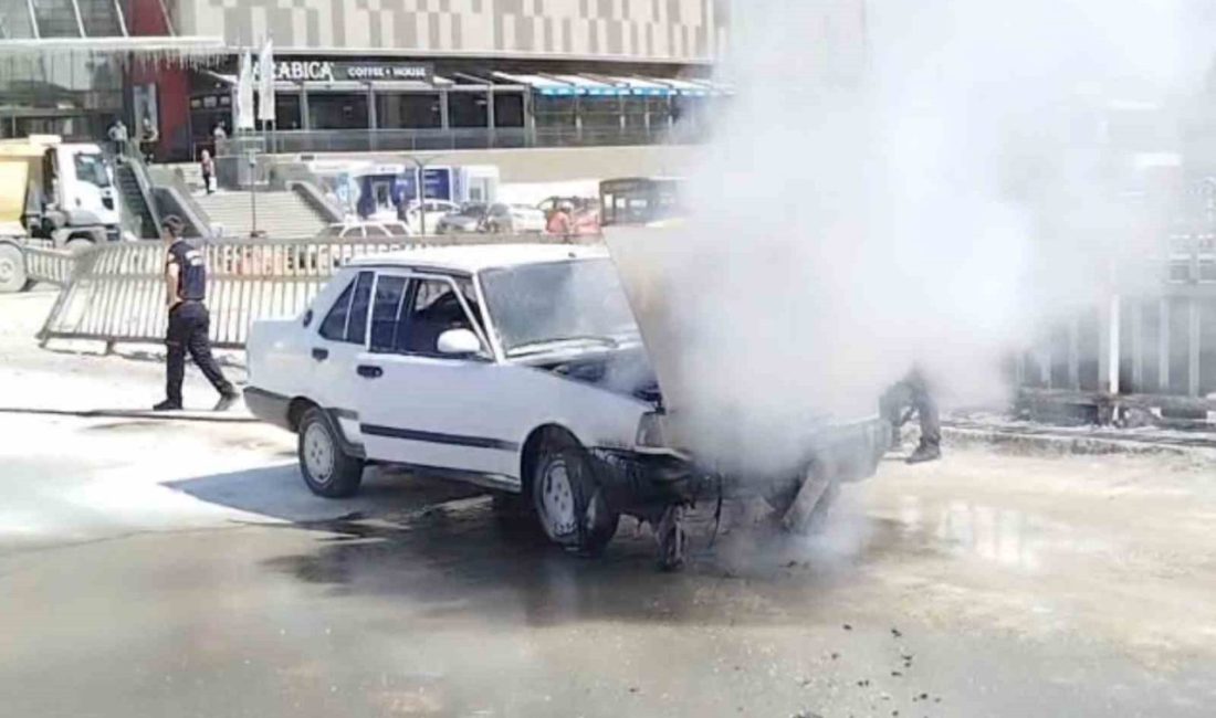 Kastamonu’da seyir halindeki otomobilde çıkan yangın itfaiye ekipleri tarafından söndürüldü.