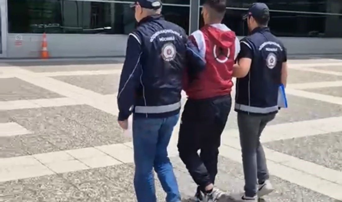 TEM Otoyolu’nda 6 düzensiz göçmen yakalandı: Organizatör tutuklandı Bolu’da TEM Otoyolu üzerinde polis ekiplerince gerçekleştirilen denetimlerde, yasa dışı