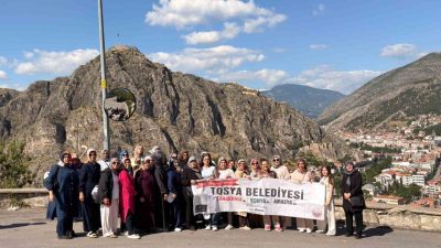 Tosya Belediyesi tarafından düzenlenen tur kapsamında, 100 kişilik kafile Amasya’nın