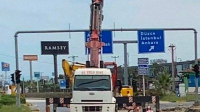 DÜZCE(İHA) – Düzce’nin Akçakoca ilçesi sapak mevkiinde trafik akışı yol