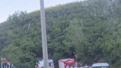 Sakarya’nın Kocaali ilçesinde kontrolden çıkan traktöre bağlı holder (ilaçlama motoru)